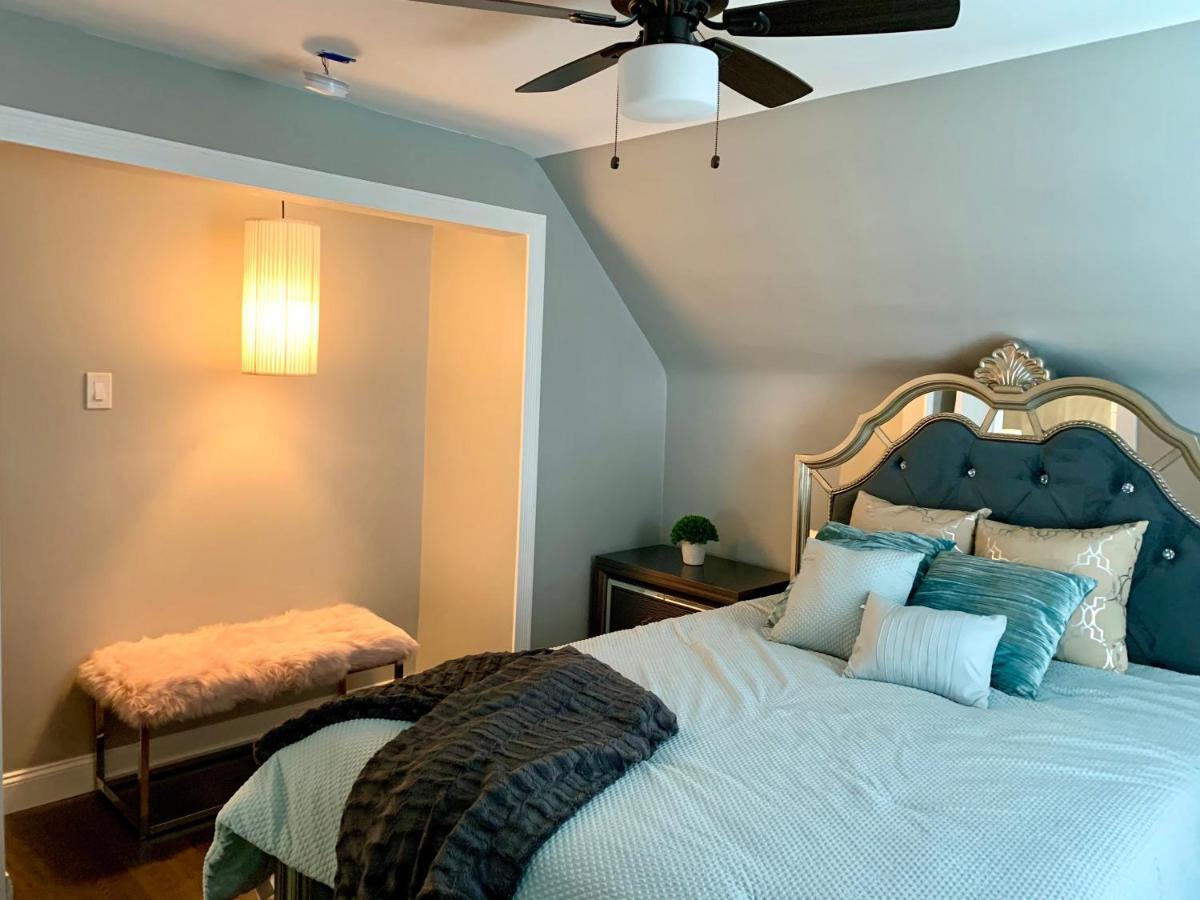 The Oakwood Cottage- With Private Yard & Parking, Minutes From Falls & Casino By Niagara Hospitality Niagarafallen Exteriör bild